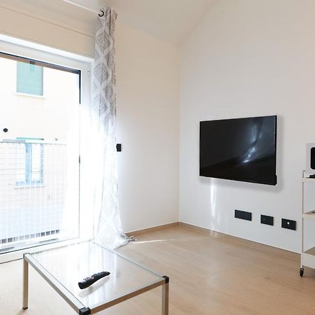 Mila Apartments Cavalcabo Милано Екстериор снимка
