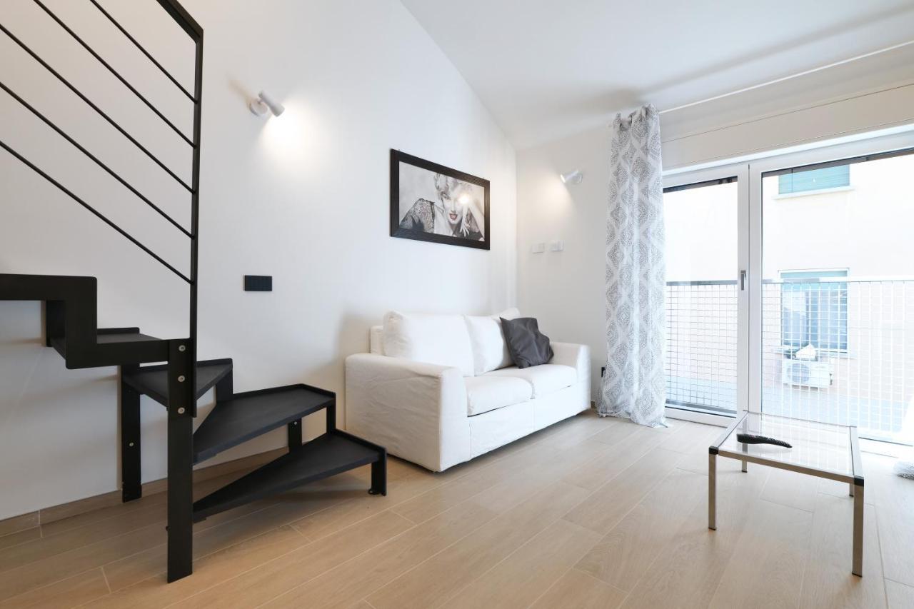 Mila Apartments Cavalcabo Милано Екстериор снимка