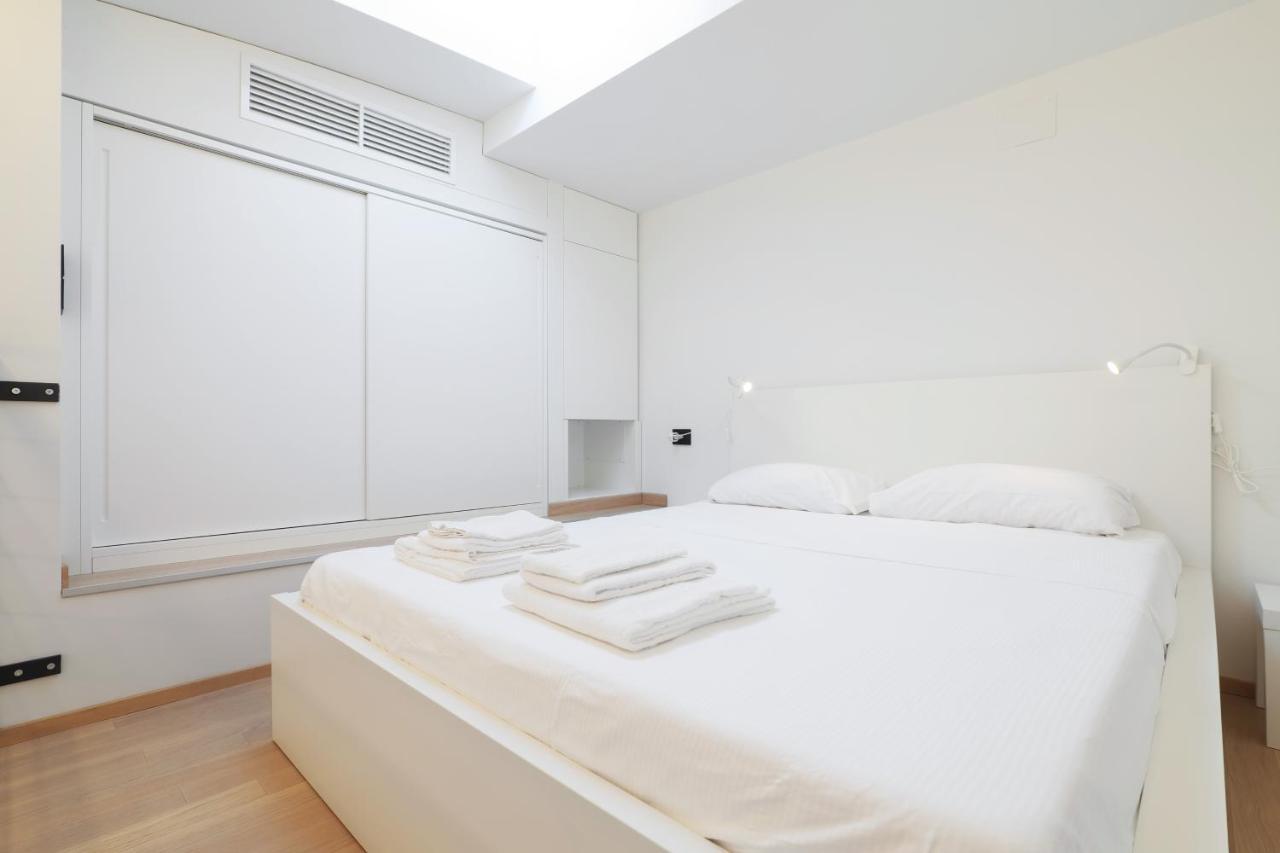 Mila Apartments Cavalcabo Милано Екстериор снимка